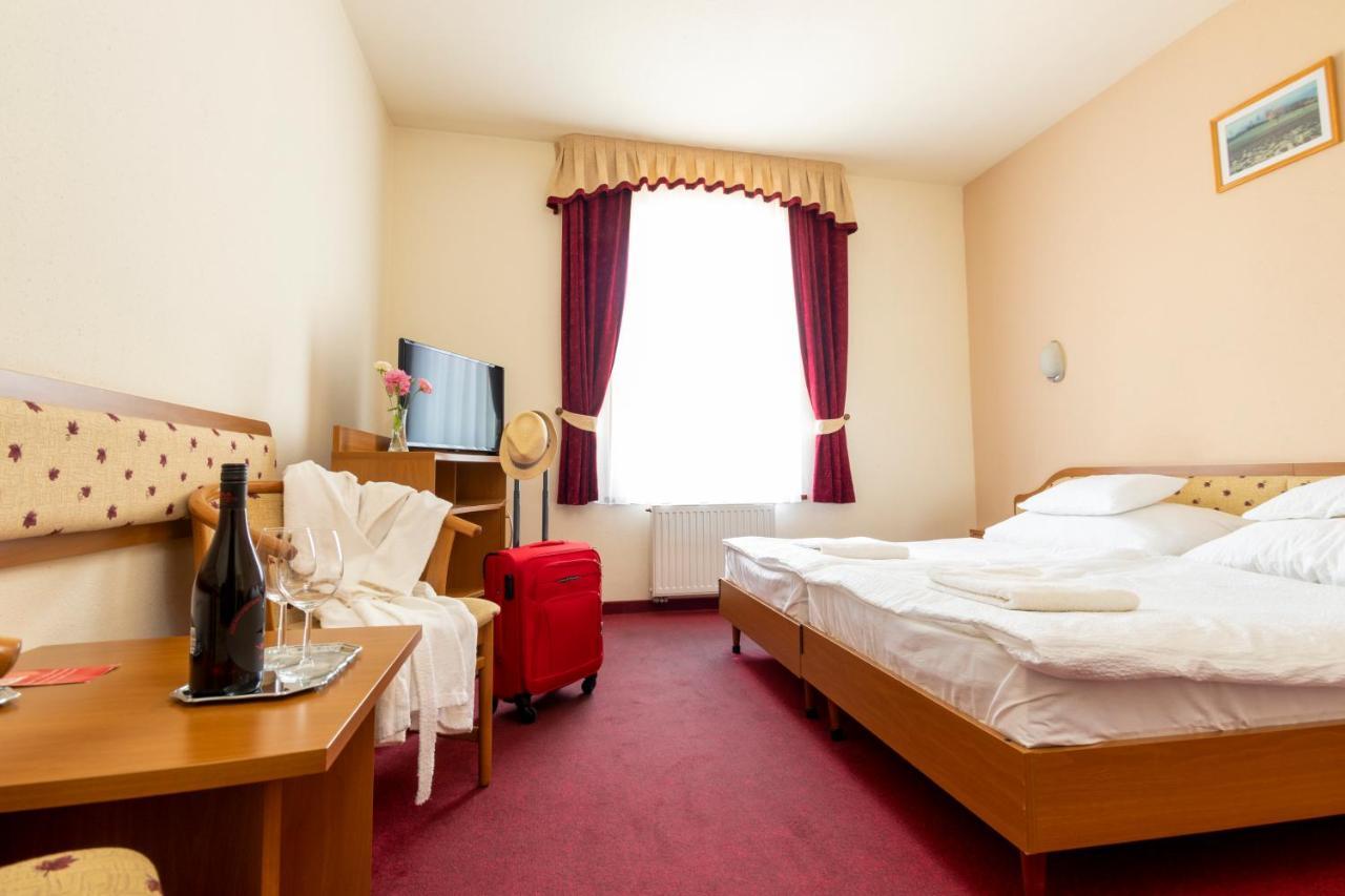 Hotel Imperial Gyogyszallo Es Gyogyfurdo كيسكوروس المظهر الخارجي الصورة